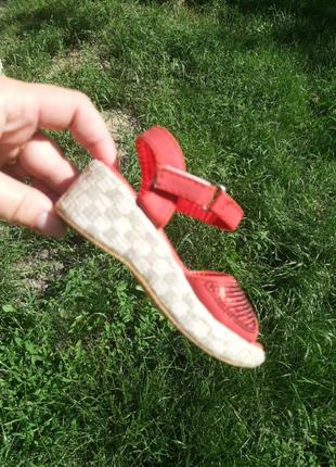 Красные нарядные босоножки,сандалии для девочки3 фото