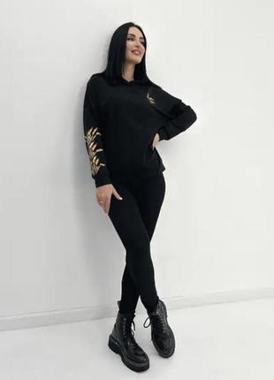 Тренд сезона, базовое худи с колышками черный
