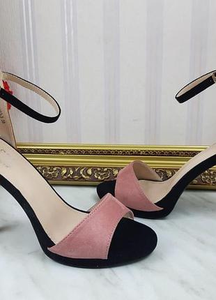 Босоніжки на шпильці вечірнє