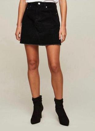 Чорна вельветова спідниця з необробленим низом р. s