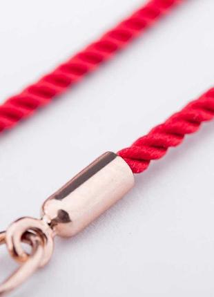 Шелковый красный браслет с золотой гладкой 
застежкой (2 мм) б022713 фото