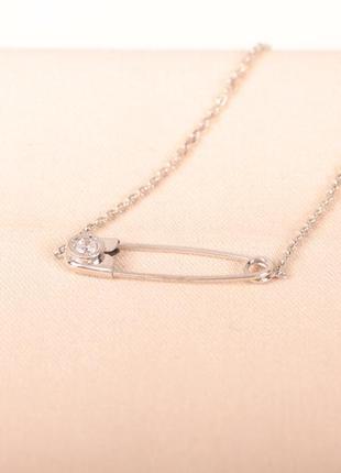 Женский браслет из белого золота c булавкой