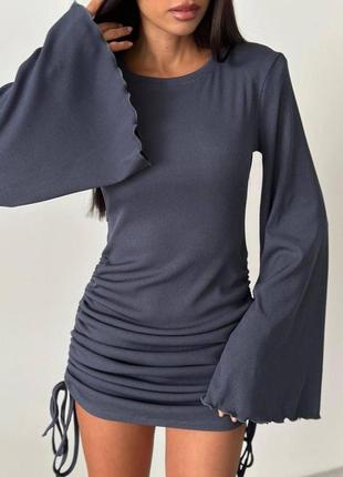 Стильное базовое приталенное женское платье плотный рубчик с завязками по бокам с широкими рукавами 42-469 фото