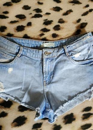 Женские джинсовые шорты pull and bear1 фото