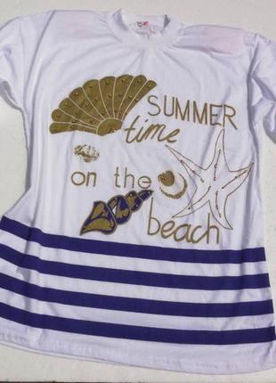 Летняя футболка с морским принтом.