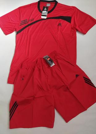 Футболку  adidas