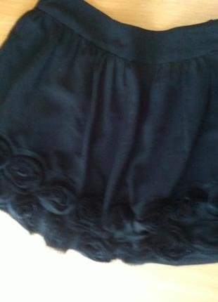 Чёрная шифоновая нарядная  юбка new look с розами