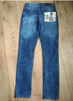 Классные стрейчевые джинсы с потертостями  livergy, р. 483 фото