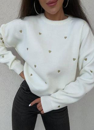 Стильный женский вязаный свитер с вышитыми сердечками5 фото