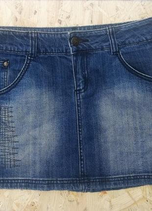 Юбка джинсовая с вышивкой1 фото