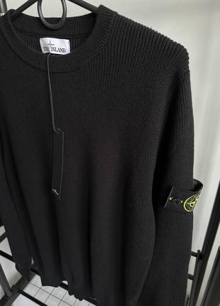 Stone island свитер - стильный и комфортный, с логотипом на рукаве. идеально подходит для модного образа.3 фото