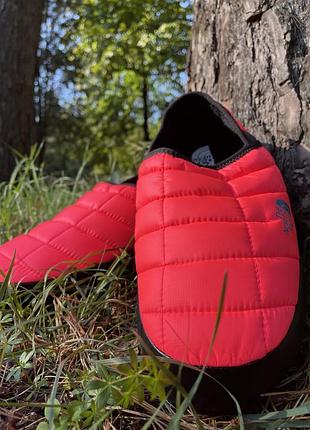 Тапки, слипоны, сандалии the north face thermoball traction mule v