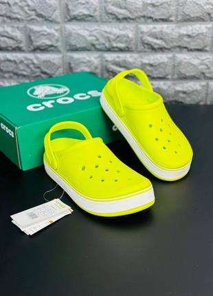 Яркие женские кроксы crocs шлёпанцы крокс