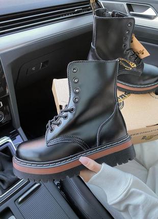 Натуральные кожаные ботинки dr. martens.