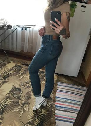 Актуальные, модные, стильные, прямые джинсы levis8 фото