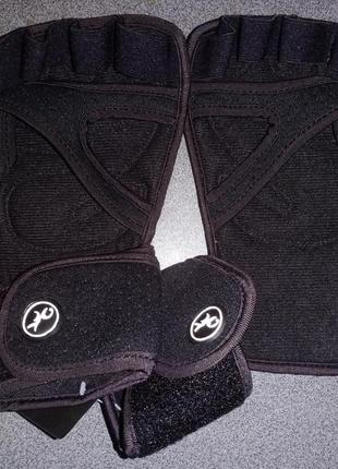 Спортивные перчатки-накладки moreok с фиксацией запястья2 фото