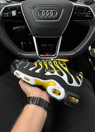 Nike air max plus black yellow white