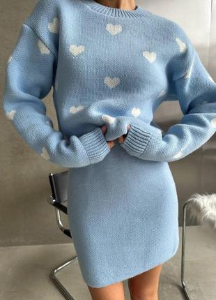 Ідеальний теплий вязаний костюм двійка з кофтою з сердечками зі спідницею2 фото
