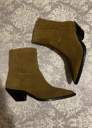 Нові шкіряні черевики ( ковбойки, козаки) zara 36 р