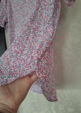 Розовая блузка удлиненная в цветочки2 фото