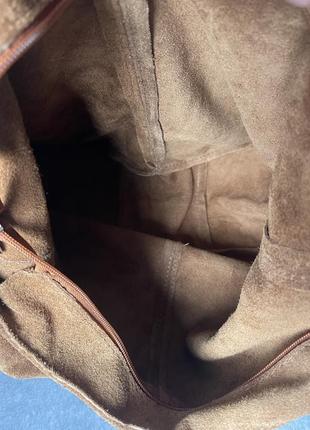 Замшевая светло-коричневая сумка-хобо monica, италия, цвета в ассортименте8 фото