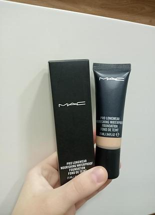 Тональна основа 42 mac pro longwear nourishing waterproof foundation