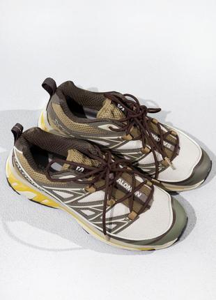 Стильные мужские кроссовки salomon xt-6 brown beige yellow коричневые с бежевым6 фото