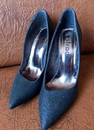 Женские черные туфли 37 размер estrada