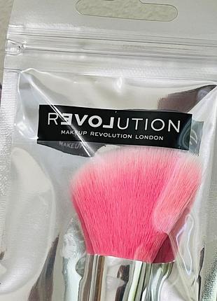 Оригинальная кисть для макияжа makeup revolution angled powder brush queen angled4 фото