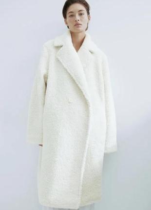 Трендова тепла жіноча біла шуба в стилі max mara