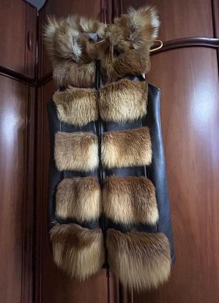 Меховая жилетка лисица3 фото