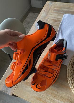 Ботинки для велосипеда с креплениями