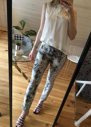 Літні брюки zara рептилія