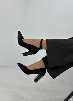 Туфли с ремешком черные