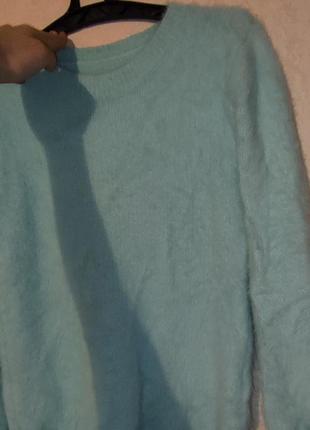 Свитер цвета морской волны