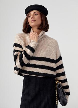 Вязаный женский свитер в полоску6 фото