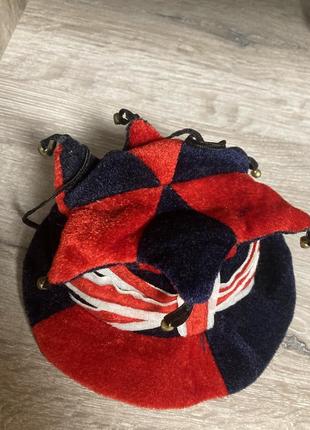 Сувенирная шапка с колокольчиками