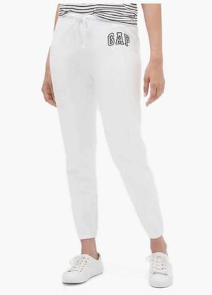 Штани спортивні gap жіночі  logo joggers in fleece optic white 282908001 оригінал