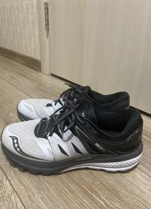 Спортивные кроссовки saucony