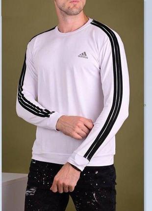 Свитшот в стиле adidas с рефлективным лого белый