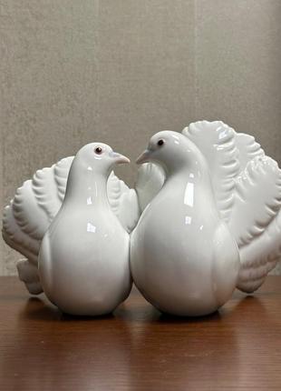 Фарфорова статуетка lladro «парочка голубів».