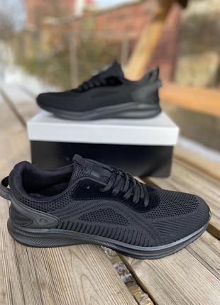 Кросівки-батали / кросівки великих розмірів