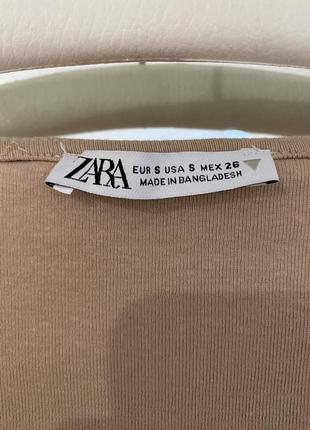 Базовый топ лонгслив топик блуза кофта база zara забор хлопковый размер кроп блуза с вырезом бежевая нюдовая xs s6 фото
