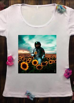 Женские футболки с принтом - космонавт7 фото