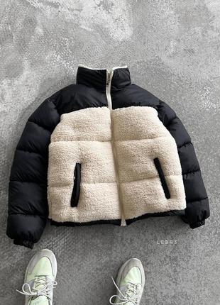 Чоловіча тепла зимова чорно бежева коротка куртка барашик на блискавці