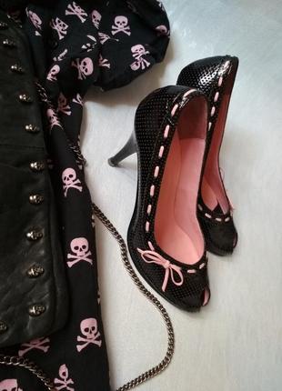 Туфлі із лакової шкіри 💢 kg by kurt geiger, шкіряні з перфорацію