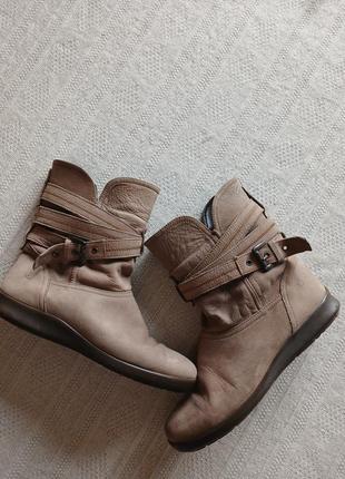 Кожаные качественные ботиночки