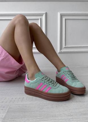 Жіночі замшеві кросівки adidas gazelle bold green pink адідас газелі на платформі4 фото