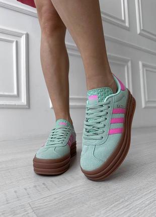 Жіночі замшеві кросівки adidas gazelle bold green pink адідас газелі на платформі10 фото