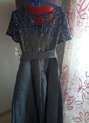Шикарное вечернее платье с атласной юбкой  и пайетками5 фото